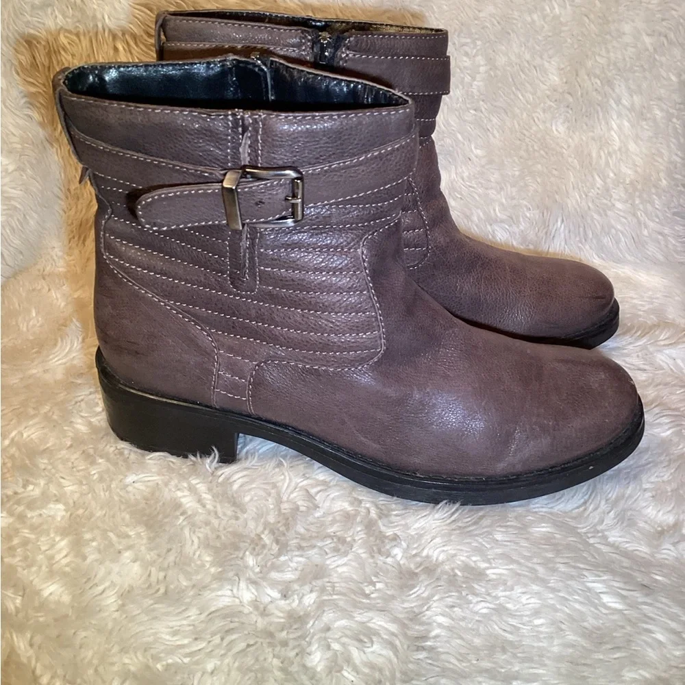 Aquatalia Women's  Tan Leather Ankle Buckle Moto boots made in Italy size 10.5